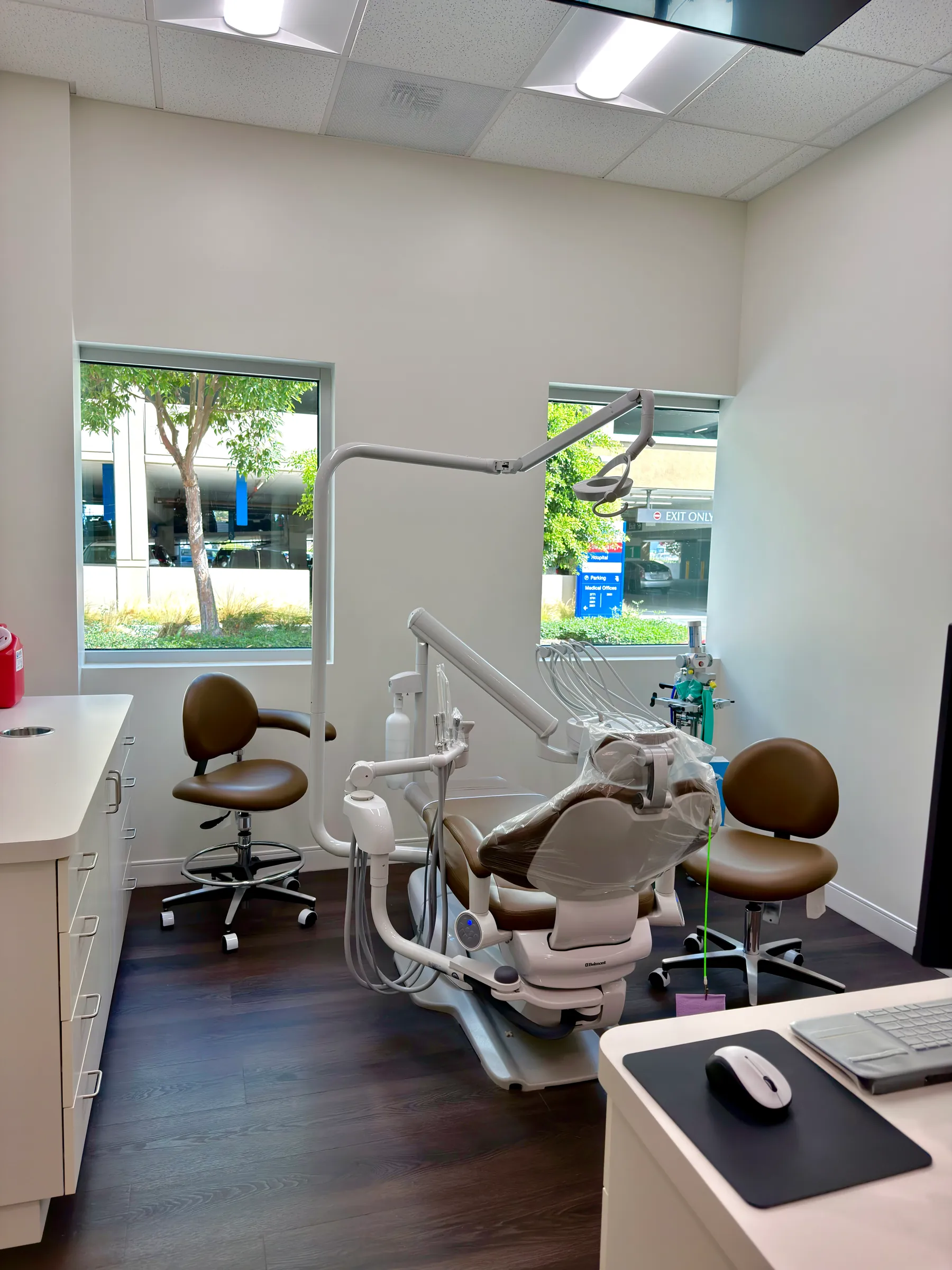 SE Builders coordinating dental office construction in Carson